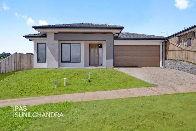 28 Snows Hill Avenue, Warragul VIC 3820