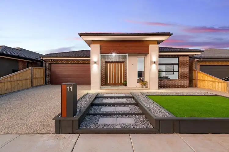 11 Piana Road, Fraser Rise VIC 3336