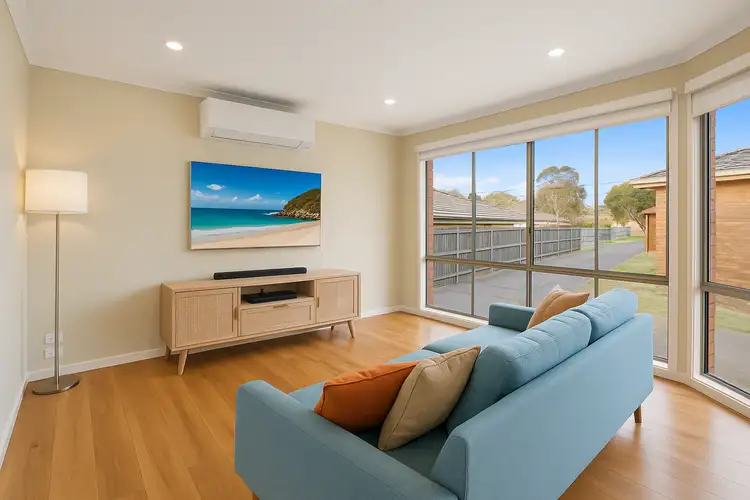 Second view of Homely unit listing, 2/46 Arthur Phillip Drive, Endeavour Hills VIC 3802