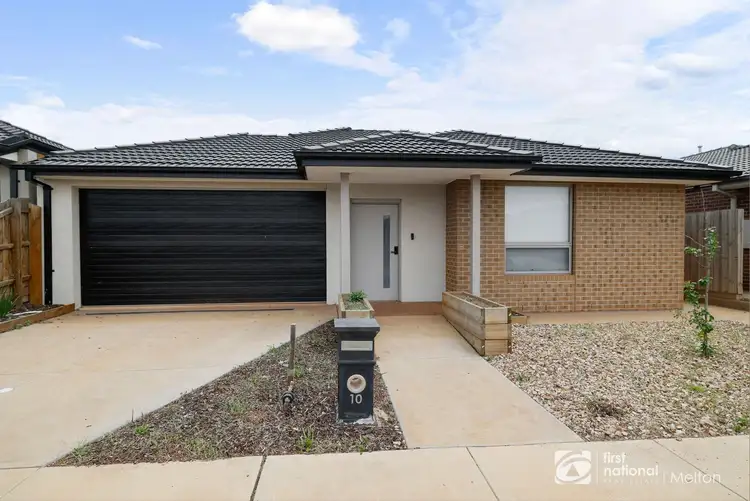 10 Mehma Street, Thornhill Park VIC 3335