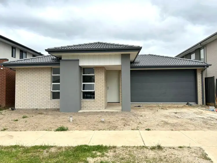 11 Bronx Avenue, Berwick VIC 3806