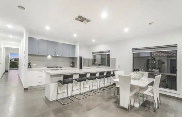 Fifth view of Homely house listing, 14 Bridgehaven Drive, Craigieburn VIC 3064