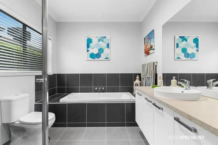 Fifth view of Homely house listing, 10 Oradala Rise, Werribee VIC 3030