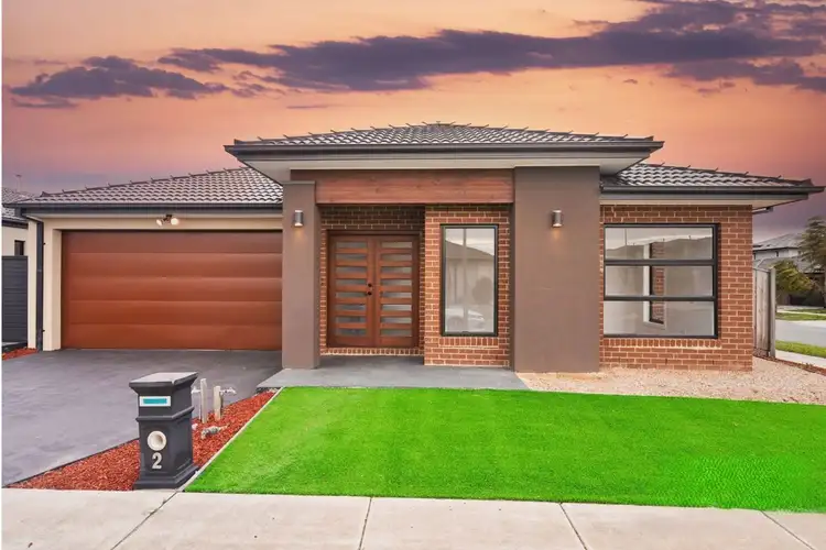 2 Eiger Street, Clyde North VIC 3978