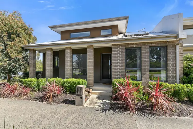 16/7 Cyan Crescent, Officer VIC 3809