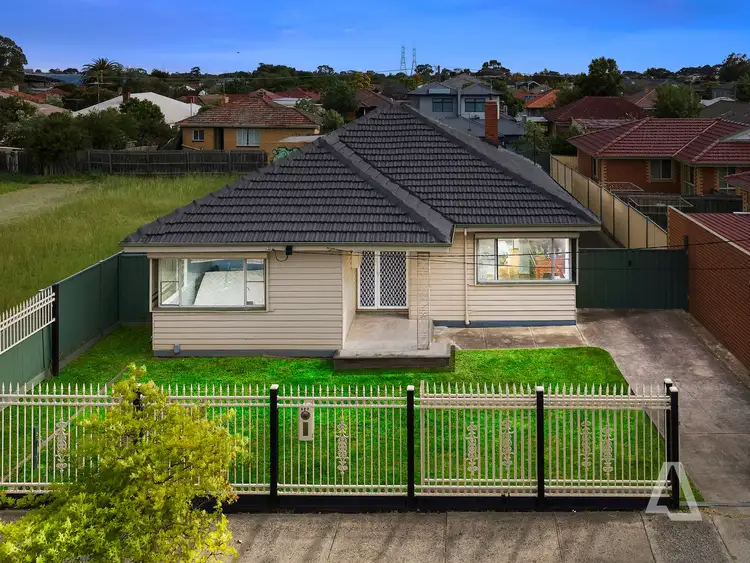 303 Main Road East, St Albans VIC 3021