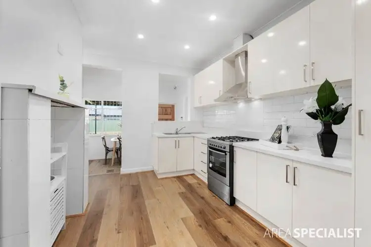 303 Main Road East, St Albans VIC 3021