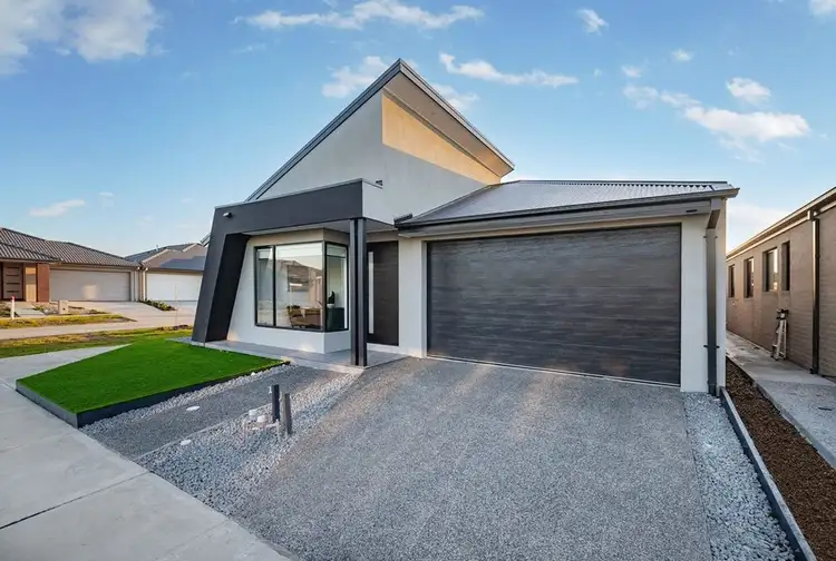 1 Kooyongkoot Drive, Mickleham VIC 3064