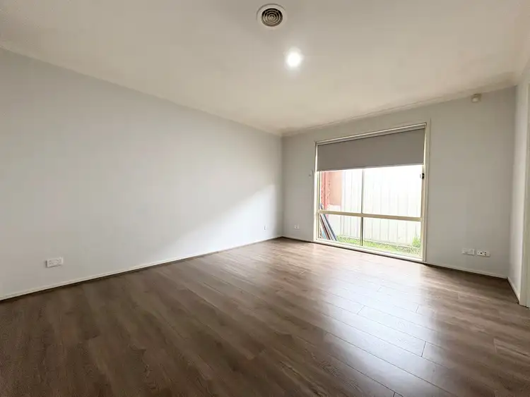 Fifth view of Homely house listing, 3 Lockwood Drive, Roxburgh Park VIC 3064