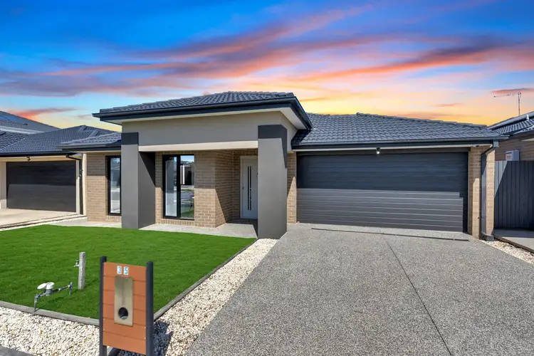 35 Light Horse Circuit, Sunbury VIC 3429