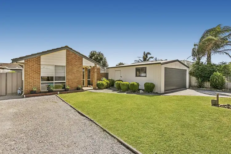 77 Rangeview Drive, Skye VIC 3977