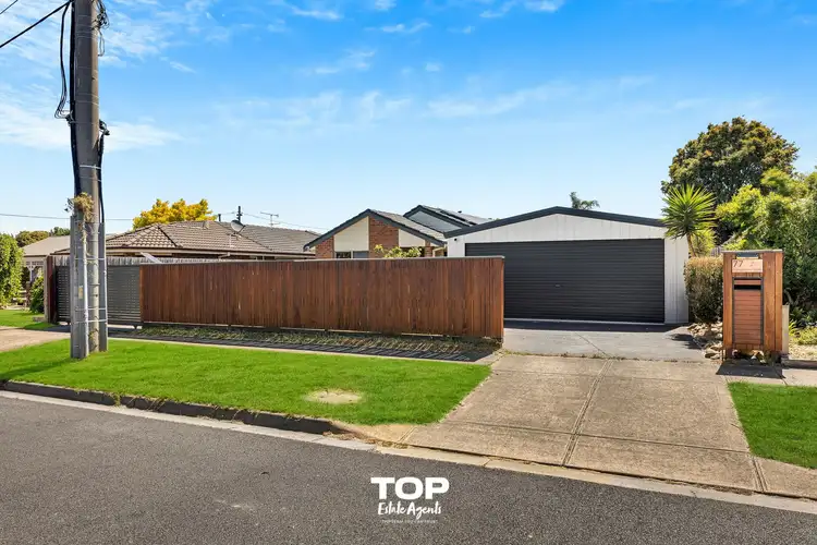 77 Rangeview Drive, Skye VIC 3977