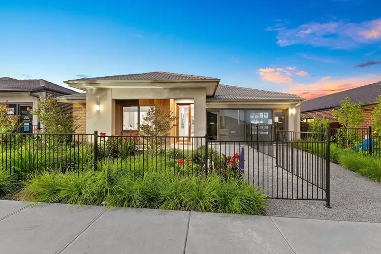 15 Observatory Street, Clyde North VIC 3978