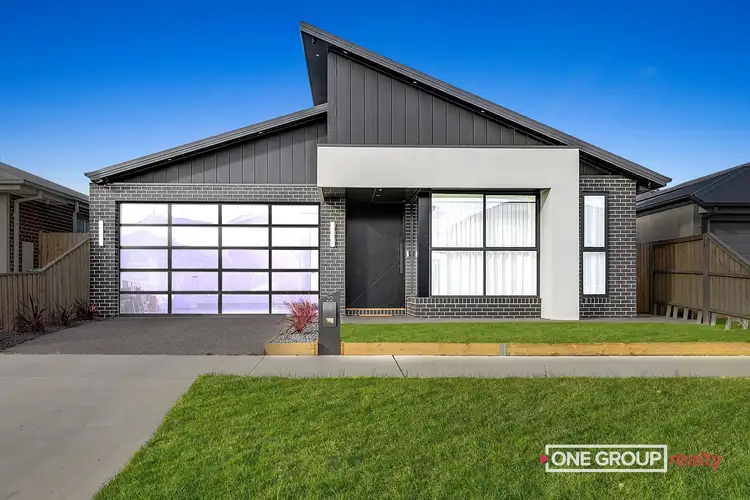 22 Tremaine Avenue, Mickleham VIC 3064