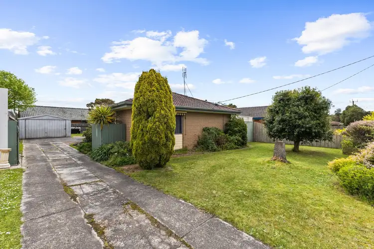 33 Hawthorn Crescent, Churchill VIC 3842