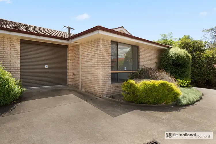 1/4 Prince Edward Street, Bathurst NSW 2795