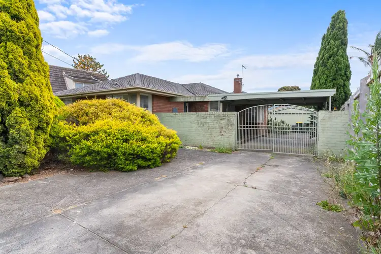 62 Grimwade Crescent