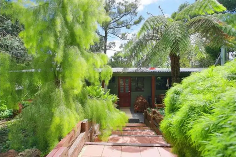 13 Naughton Street, Cockatoo VIC 3781