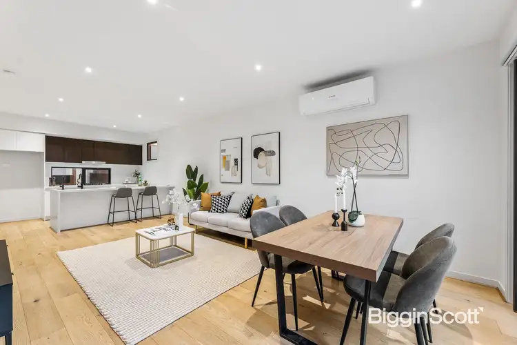 2 Curlew Court