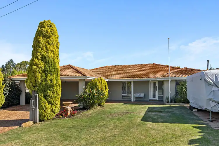17 Chandos Way