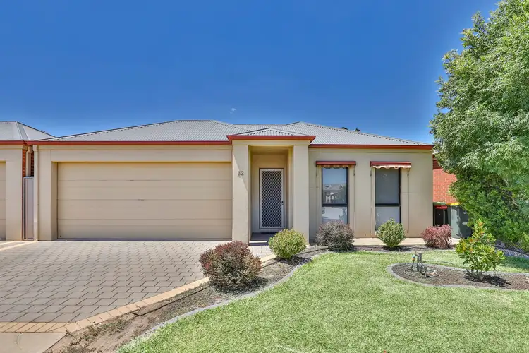 8 Taylor Dr