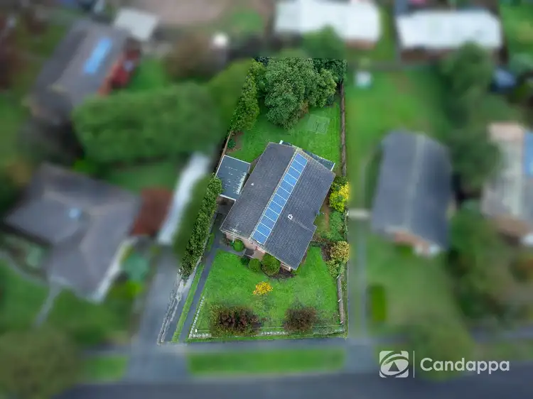 17 Lawson Crescent
