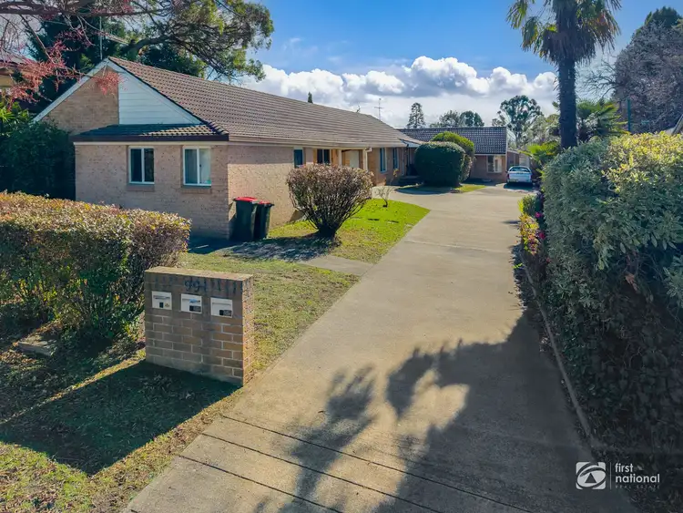 99 Mossman Street