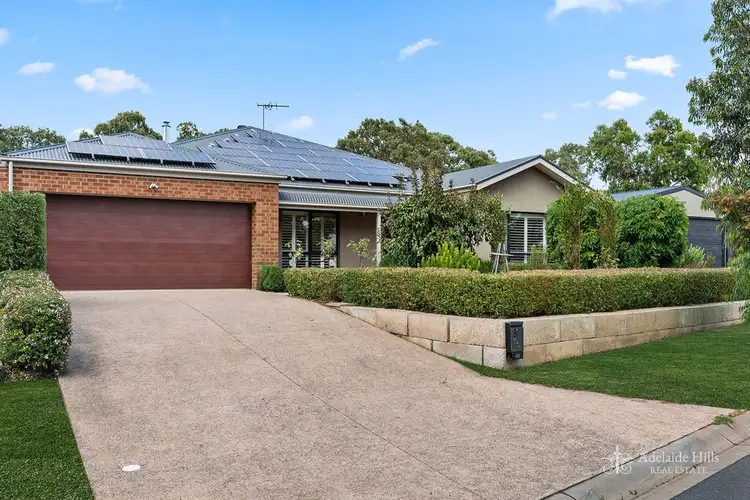 8 Graham Close