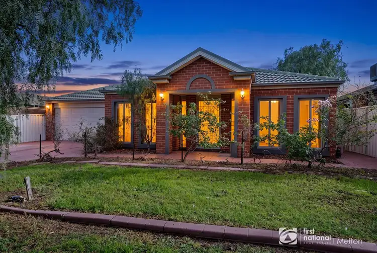 7 NAURU COURT