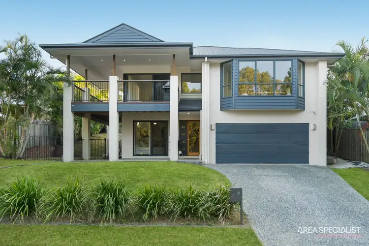 21 Vista Parade