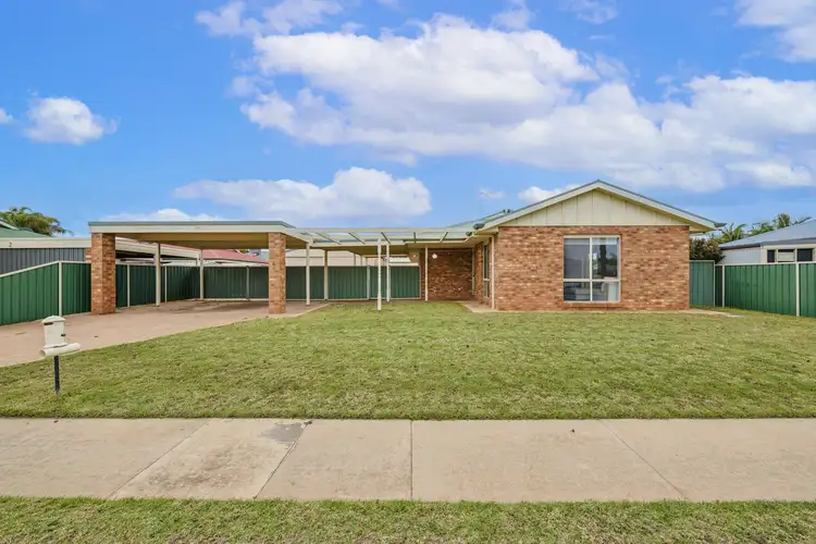 4 James Cook Drive