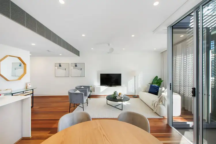 11 Amherst Street