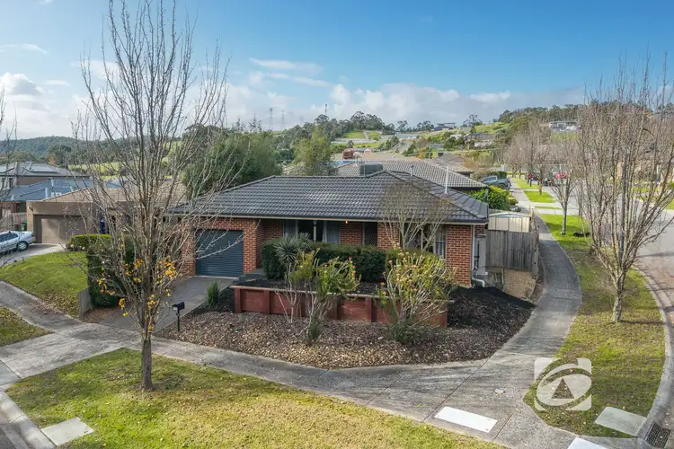 32 Chestnut Chase