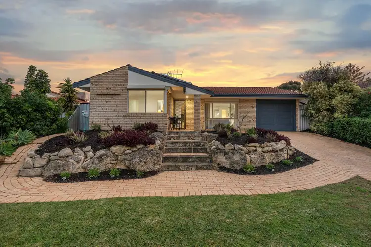 5 BANFIELD GROVE