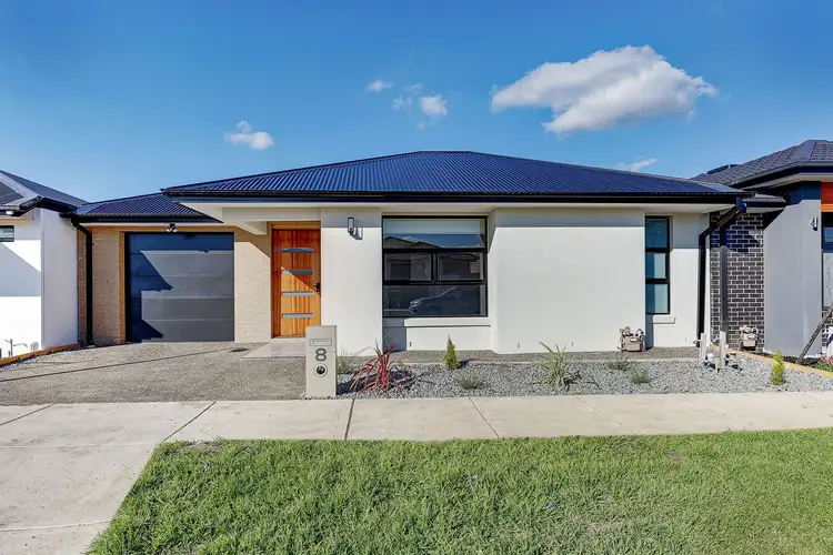 8 Chorileana Way