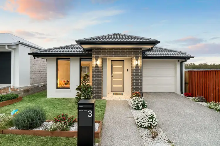 3 Rowan Street