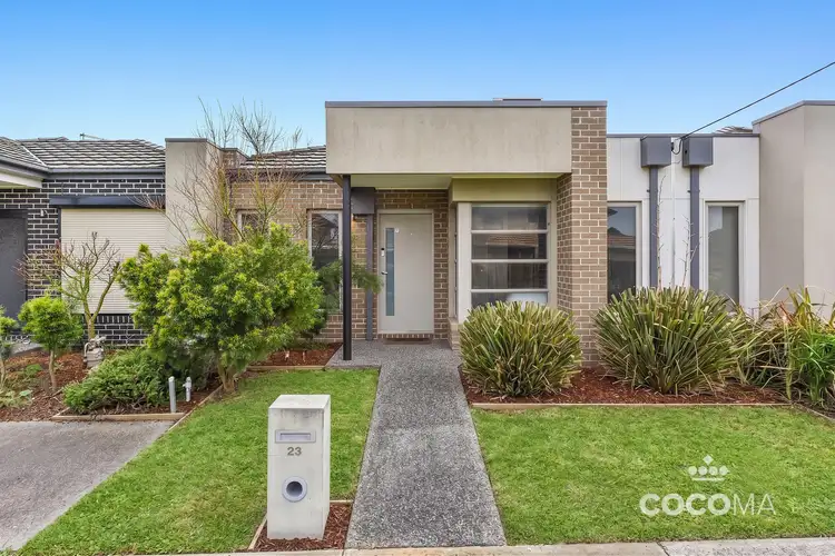 23 Trafalgar Walk