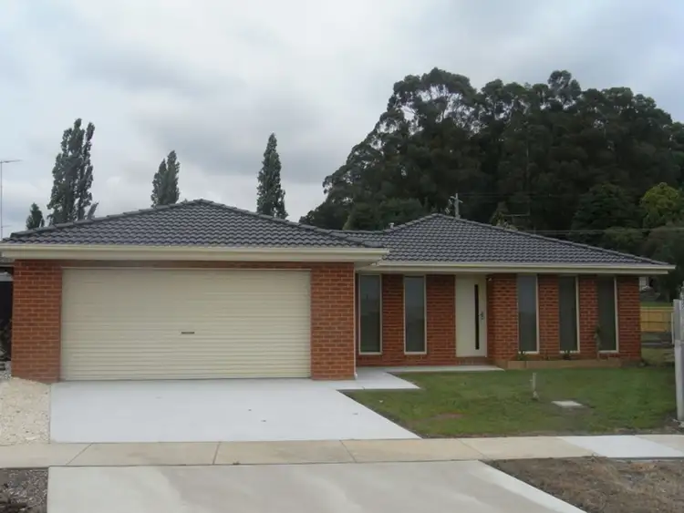 13 Fernlea Close