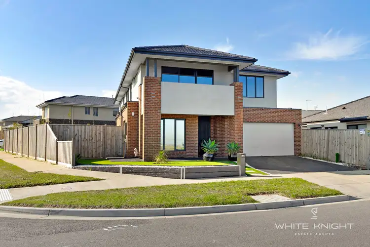 27 Clipstone Crescent