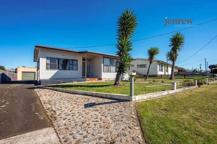 6 Medbury Crescent