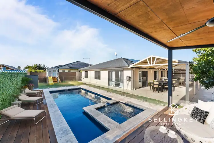 28 NORTHFIELD CRESCENT