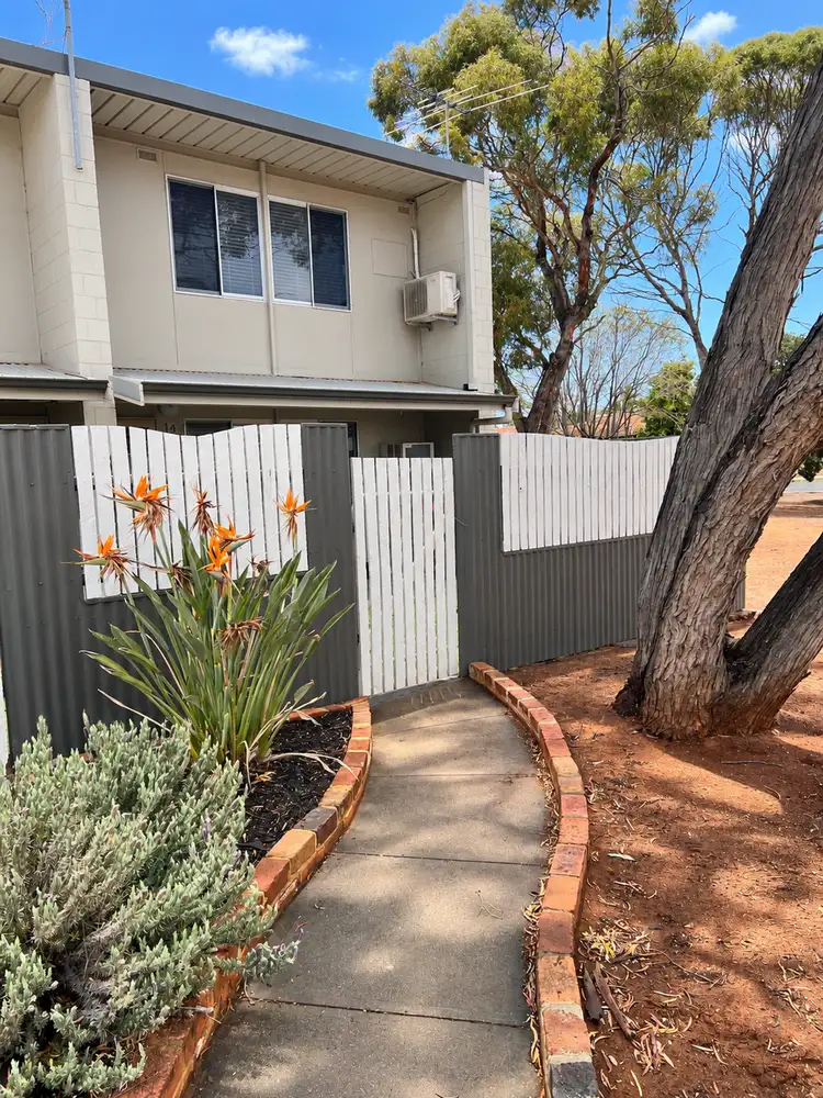 6 Myoporum Street