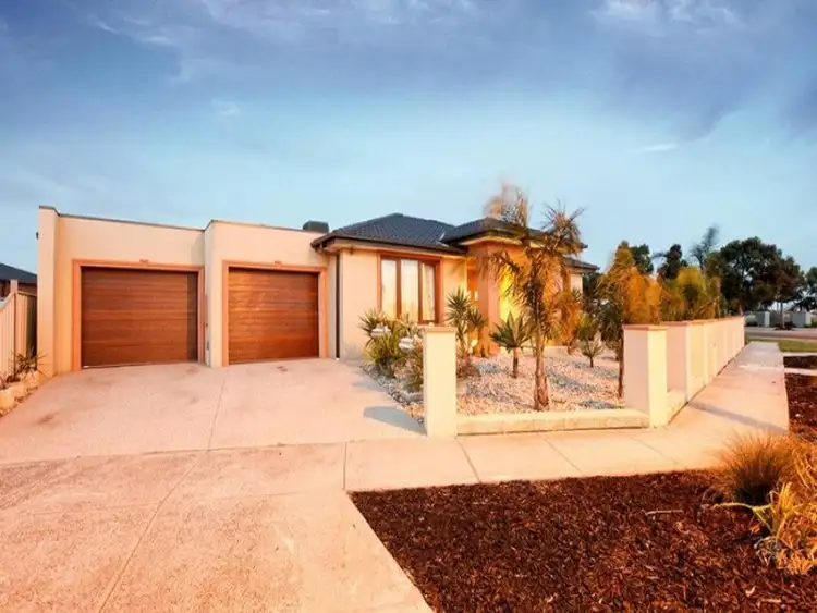 2 Locksley Drive, Truganina VIC 3029