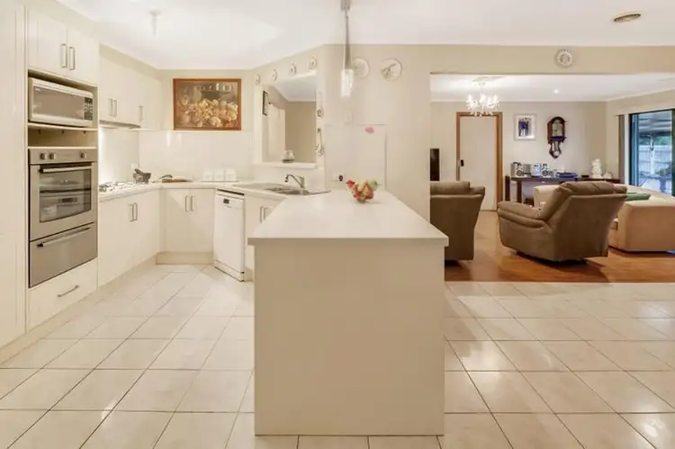 Second view of Homely unit listing, 2/6 Watson Close, Rowville VIC 3178