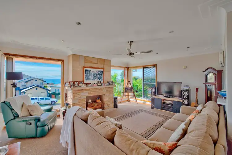 35 Currawong Street, Blue Bay NSW 2261