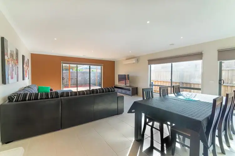 Sixth view of Homely house listing, 14 Greenleaf Circuit, Tarneit VIC 3029