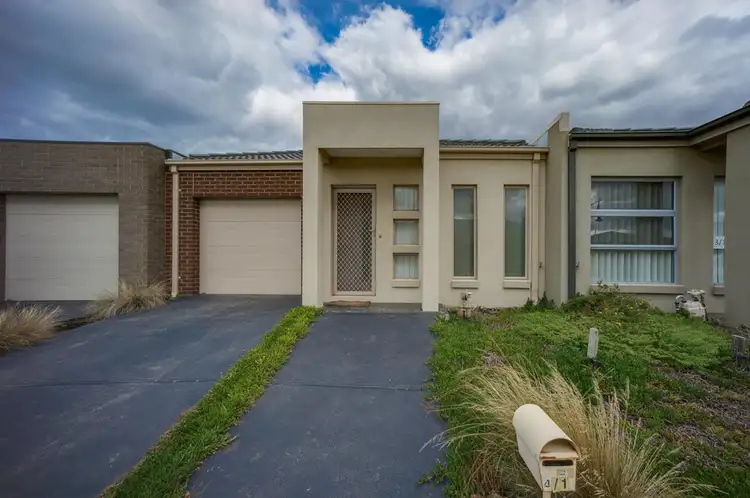 4/1 Beaurepaire Drive, Point Cook VIC 3030