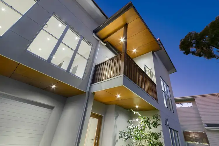 Main view of Homely townhouse listing, 2/297 Hawthorne Road, Hawthorne QLD 4171
