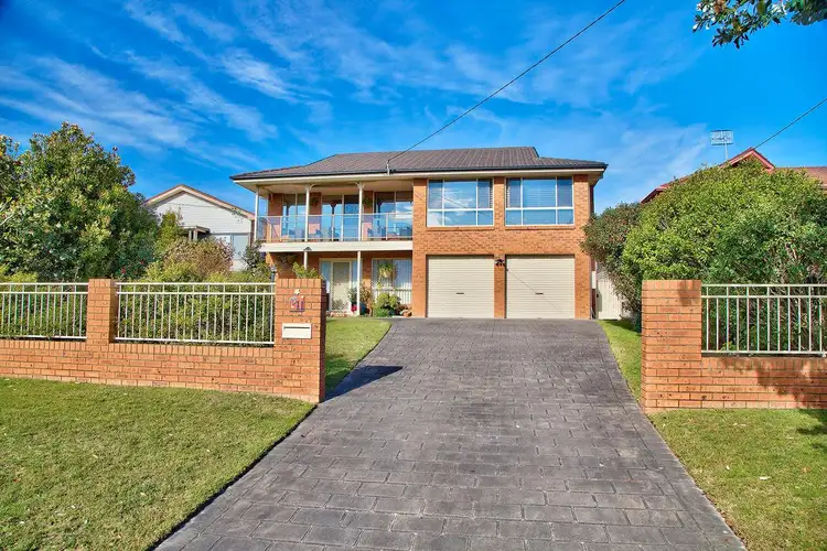 11 Yeddenba Avenue, Blue Bay NSW 2261