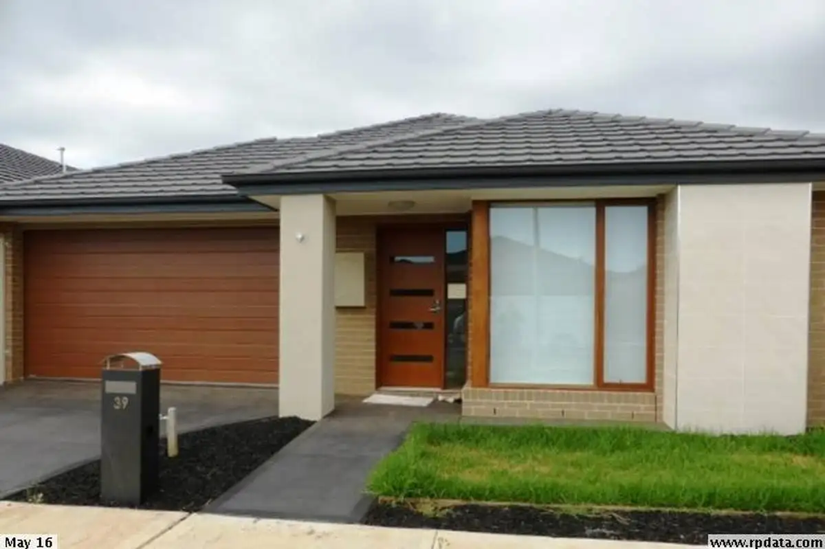 Main view of Homely house listing, 39 Glenfern Circuit, Truganina VIC 3029
